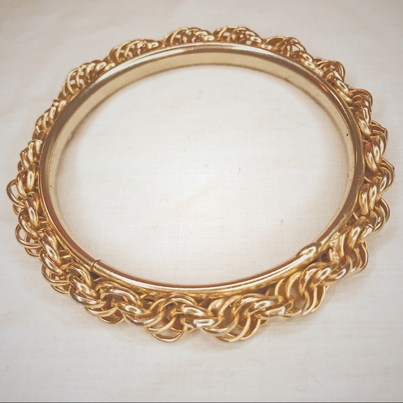 Weave Chain Design Gold Tint Bracelet - Picture 2 of 4